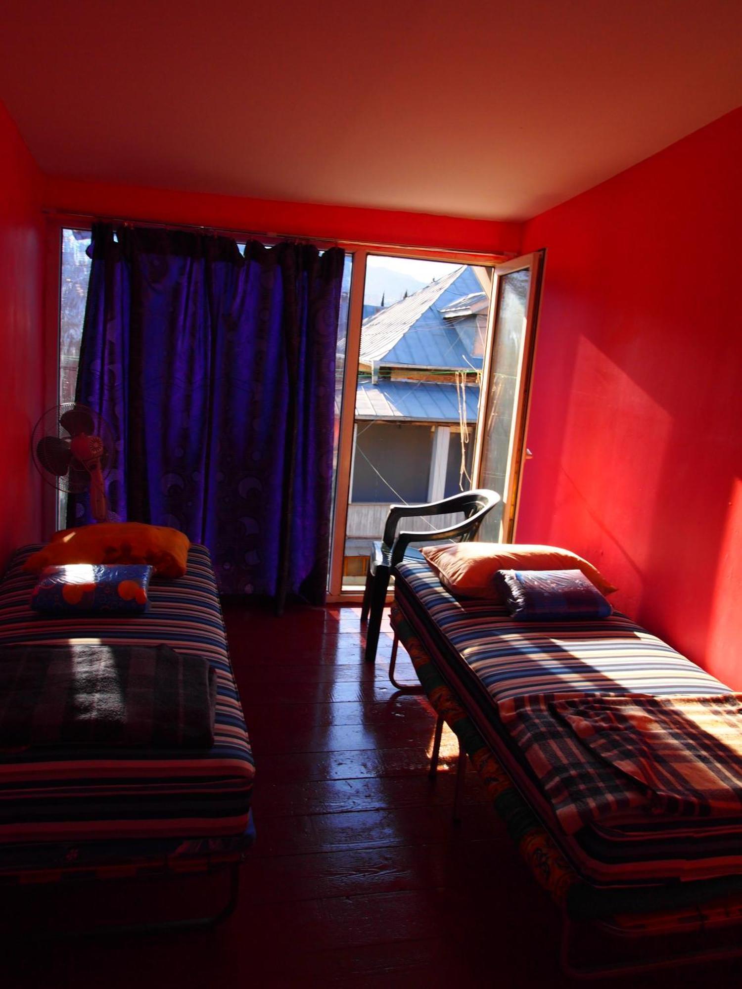 Green Stairs Guest House Tbilissi Chambre photo