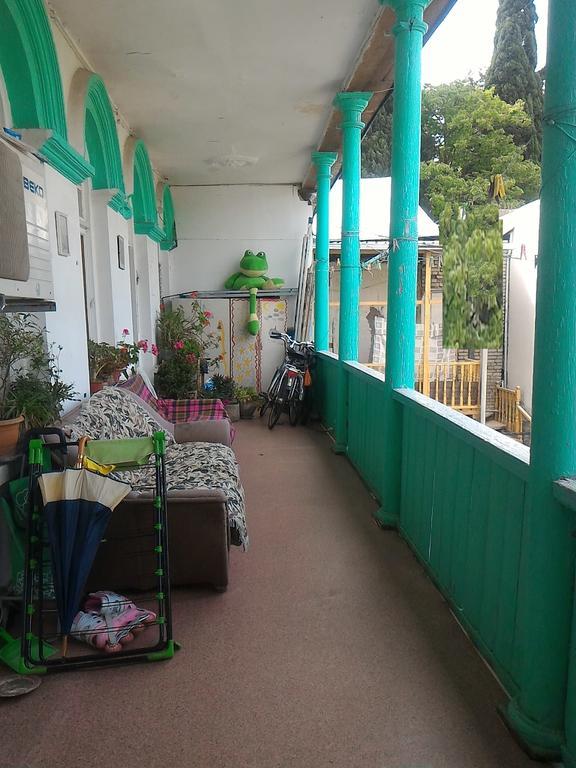 Green Stairs Guest House Tbilissi Extérieur photo