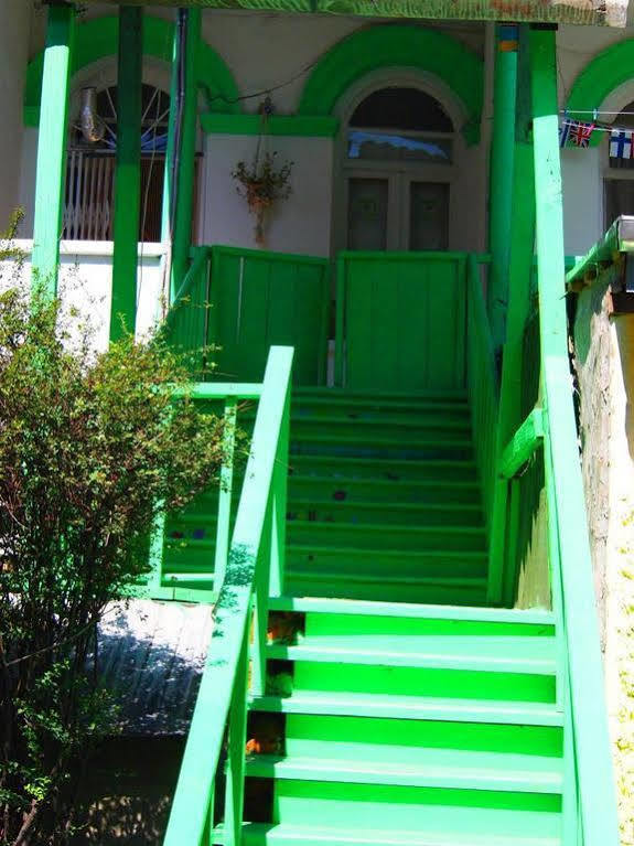 Green Stairs Guest House Tbilissi Extérieur photo