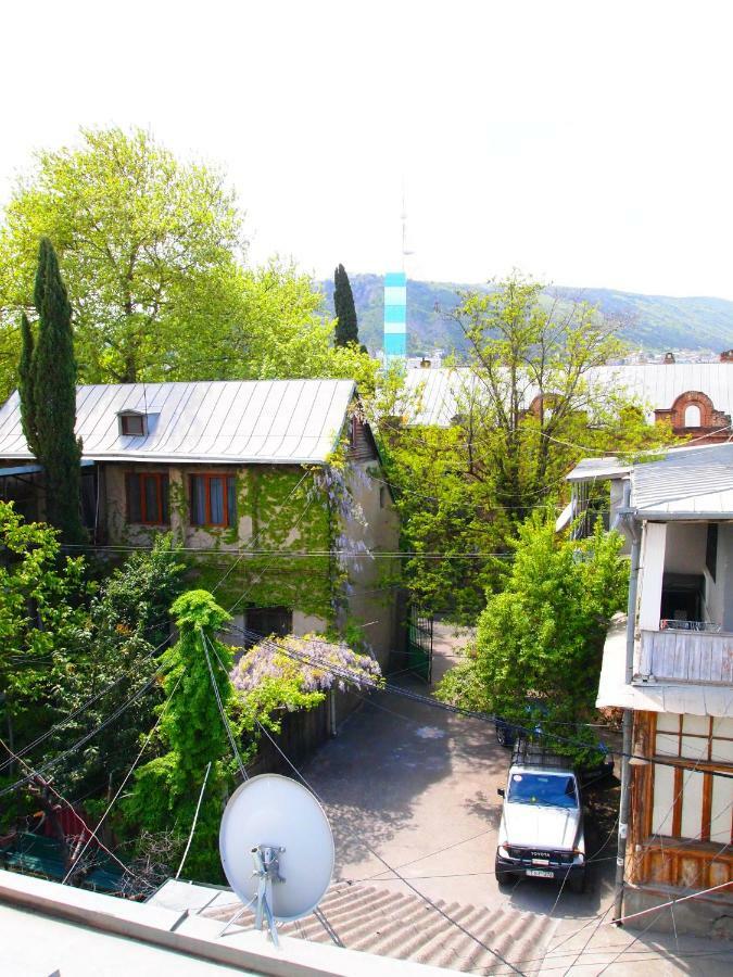 Green Stairs Guest House Tbilissi Extérieur photo