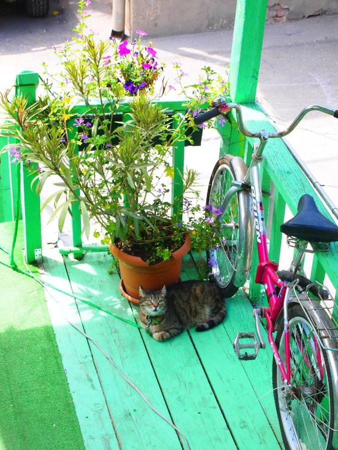 Green Stairs Guest House Tbilissi Extérieur photo